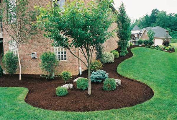 Residential mulch and landscape bed flow by Green Horse